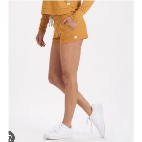 Women's Vuori Halo Performance Athletic Shorts M Mustard Yellow - Picture 1 of 5